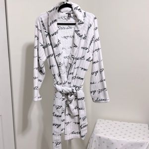 Victoria Secret M/L 2 pocket Multicolor Robe. Excellent Condition!